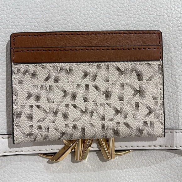 MICHAEL KORS
Reed Large Card Holder Case Wallet
COLOR:Vanilla MK Signature
NWT - Picture 7 of 16